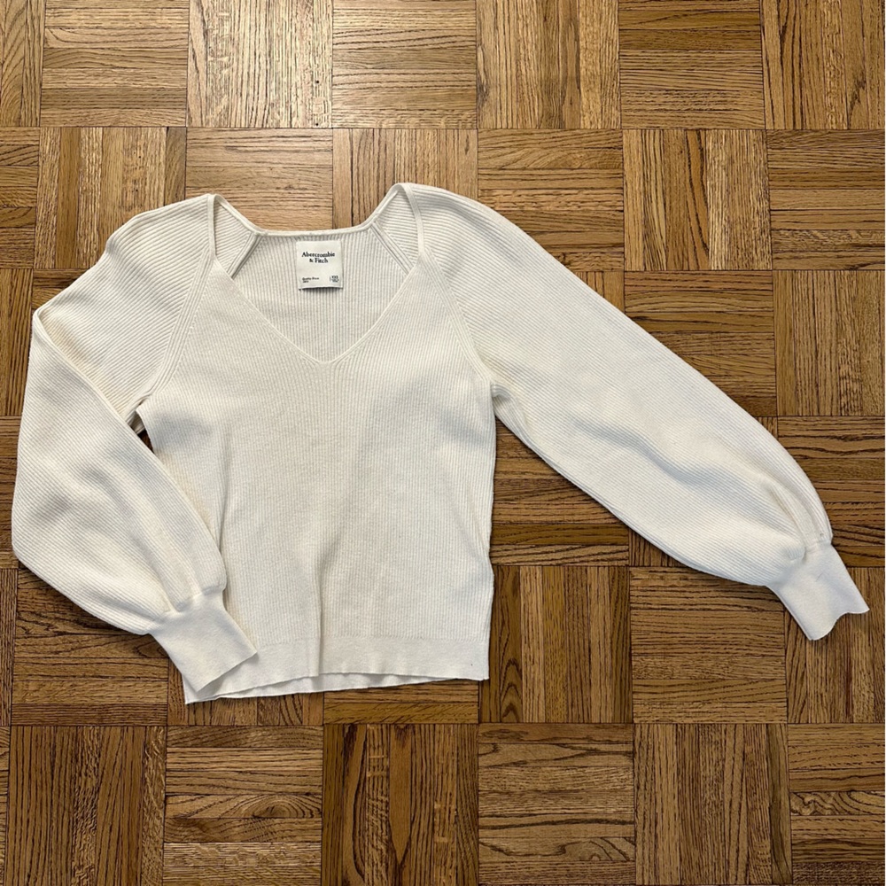 Abercrombie & Fitch White Sweater with Puff Sleeve Ends
